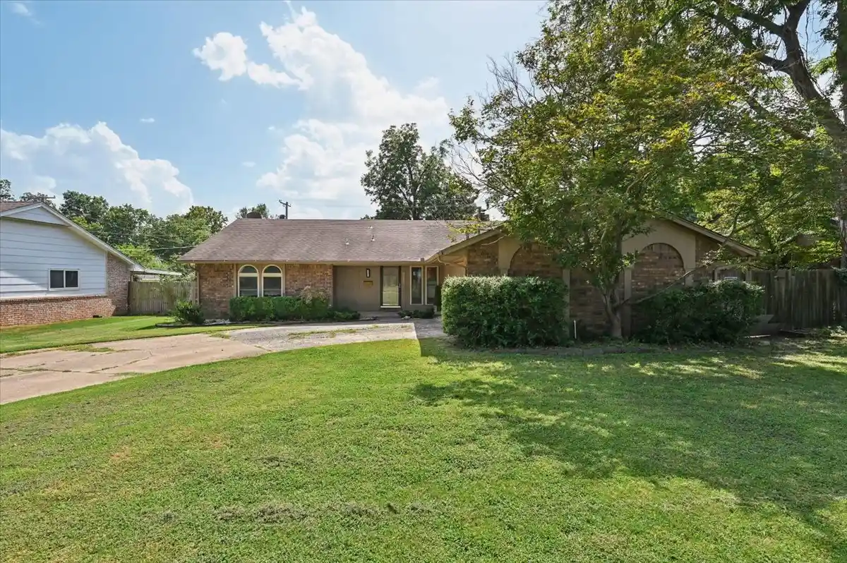 Photo 1 of Single family home for sale at 4204 E 52nd Street, Tulsa, OK 74135 | MLS# 2634500 | Listing updated on 2026-10-29