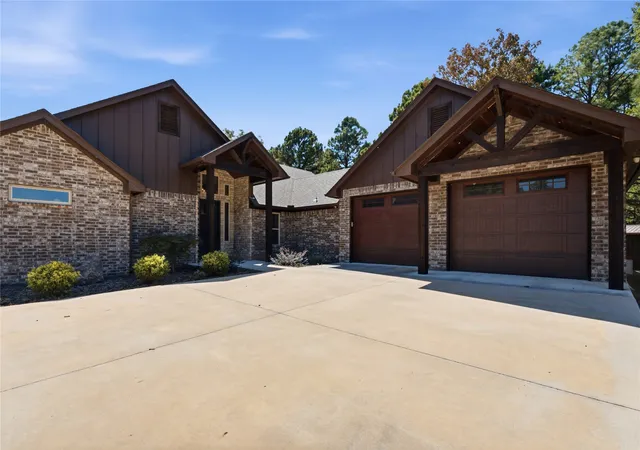 Photo 3 of Single family home for sale at 16265 N 573 Road, Tahlequah, OK 74464 | MLS# 2634605 | Listing updated on 2026-10-07