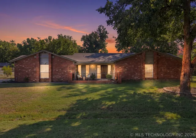 Photo 1 of Sale Pending at 12911 S 123rd Eastavenue, Broken Arrow, OK 74011 | MLS# 2634584 | Listing updated on 2026-09-24