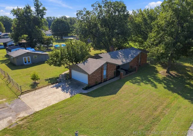 Photo 2 of Sale Pending at 12911 S 123rd Eastavenue, Broken Arrow, OK 74011 | MLS# 2634584 | Listing updated on 2026-09-24