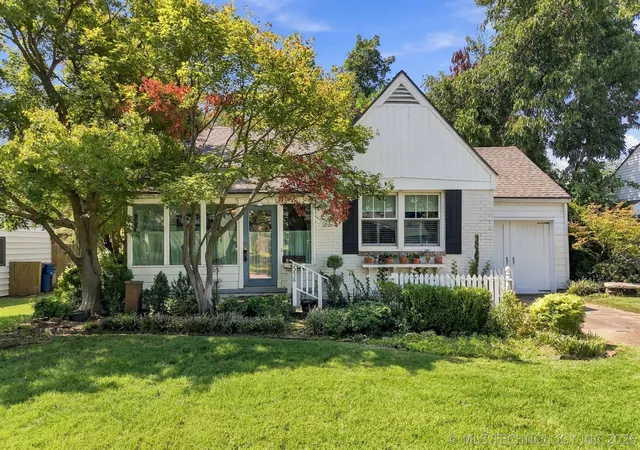 Photo 2 of Sale Pending at 2258 S Delaware Ct, Tulsa, OK 74114 | MLS# 2634103 | Listing updated on 2026-10-02