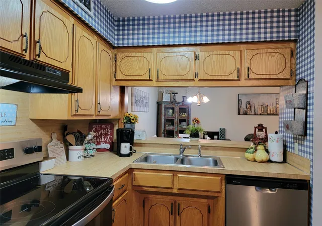 Photo 3 of Sale Pending at 101 Doris Dr #31, Sallisaw, OK 74955 | MLS# 2634619 | Listing updated on 2026-10-10