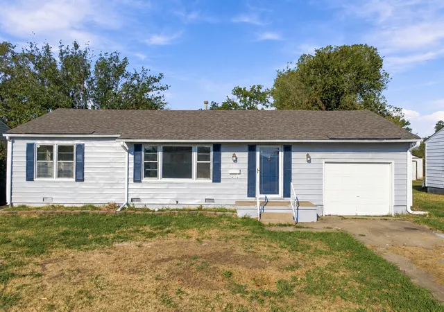 Photo 1 of Single family home for sale at 906 N Birch St, Owasso, OK 74055 | MLS# 2634644 | Listing updated on 2026-10-08