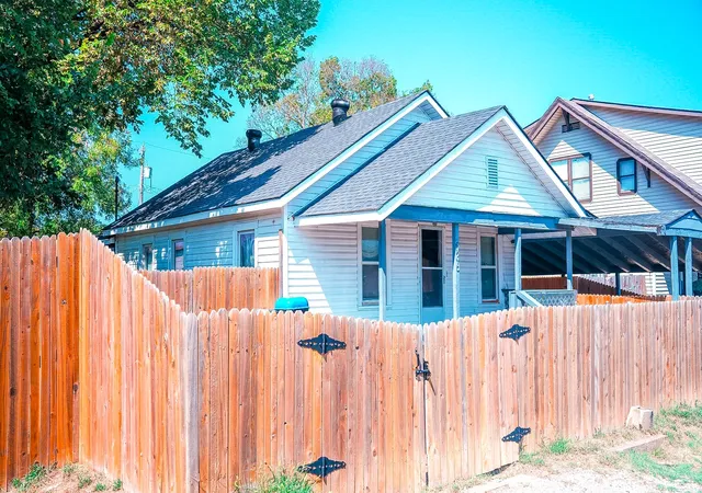 Photo 2 of Sale Pending at 536 S 38th Westavenue, Tulsa, OK 74127 | MLS# 2634656 | Listing updated on 2026-09-30