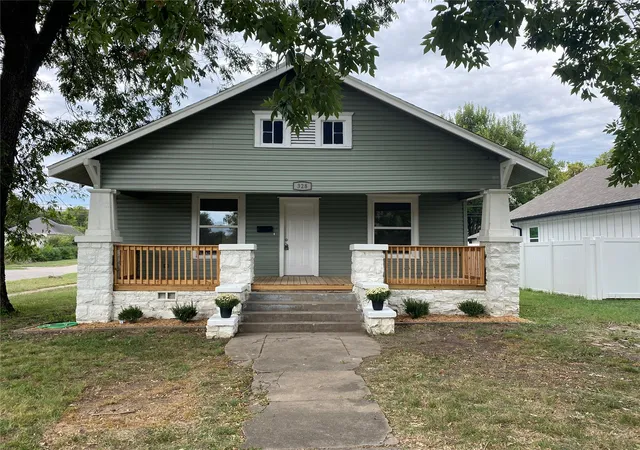 Photo 1 of Sale Pending at 328 S Hickory St, Sapulpa, OK 74066 | MLS# 2634650 | Listing updated on 2026-09-23