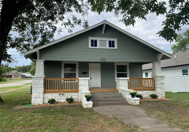 Photo 2 of Sale Pending at 328 S Hickory St, Sapulpa, OK 74066 | MLS# 2634650 | Listing updated on 2026-09-23