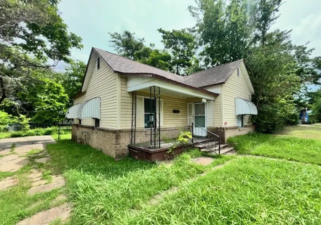 Photo 1 of Single family home for sale at 108 E Martin Luther King St, Muskogee, OK 74403 | MLS# 2634666 | Listing updated on 2026-10-11