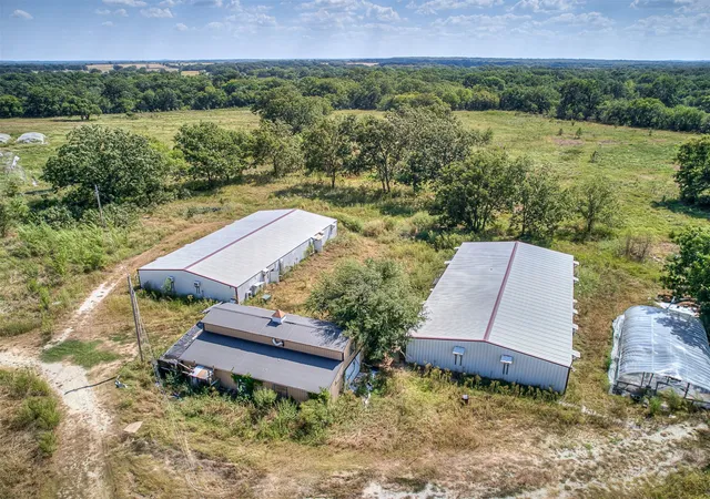 Photo 2 of Manufactured home for sale at 98168 N 3810 Road, Okemah, OK 74859 | MLS# 2634651 | Listing updated on 2026-09-22