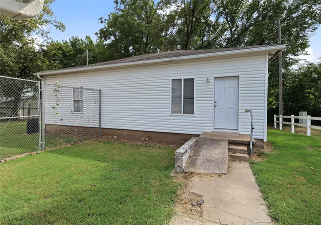 Photo 1 of Single family home for sale at 208 E 3rd Street, Skiatook, OK 74070 | MLS# 2634691 | Listing updated on 2026-09-25