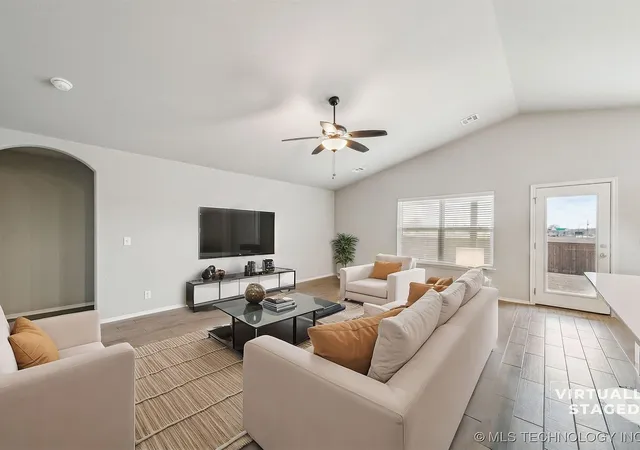 Photo 3 of Single family home for sale at 2029 W Huntsville Pl, Broken Arrow, OK 74011 | MLS# 2634471 | Listing updated on 2026-10-06