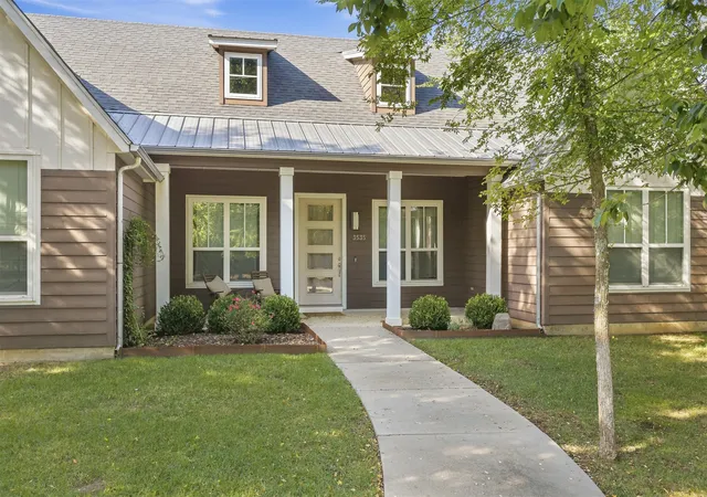 Photo 2 of Single family home for sale at 3535 Highland Oaks Cir, Ardmore, OK 73401 | MLS# 2634642 | Listing updated on 2026-09-22