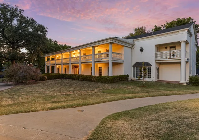 Photo 2 of Mansion for sale at 4001 E 109th Street, Tulsa, OK 74137 | MLS# 2634558 | Listing updated on 2026-09-22