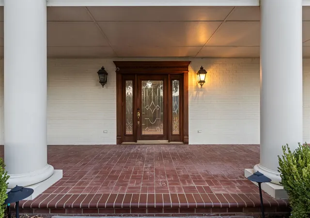 Photo 3 of Mansion for sale at 4001 E 109th Street, Tulsa, OK 74137 | MLS# 2634558 | Listing updated on 2026-09-22