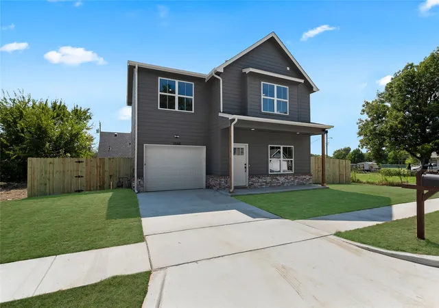 Photo 1 of Single family home for sale at 1048 E Young Pl, Tulsa, OK 74106 | MLS# 2634724 | Listing updated on 2026-10-12