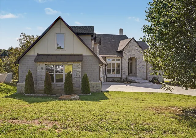 Photo 3 of Single family home for sale at 421 Summercrest Ct, Sapulpa, OK 74066 | MLS# 2634736 | Listing updated on 2026-09-22