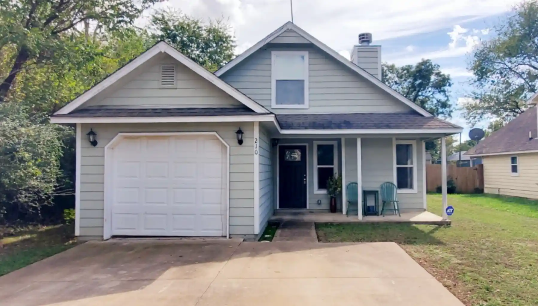 Single family home for sale at 210 E 15th Street, Mounds, OK 74047 | MLS# 2634743