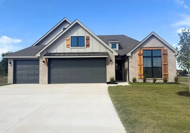Photo 2 of Single family home for sale at 3217 E 147th Place S, Bixby, OK 74008 | MLS# 2634771 | Listing updated on 2026-09-22