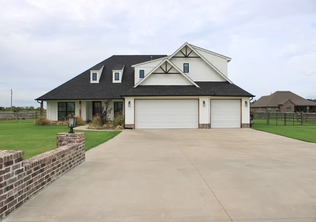 Photo 2 of Single family home for sale at 7107 E 138th Street N, Collinsville, OK 74021 | MLS# 2634783 | Listing updated on 2026-09-29