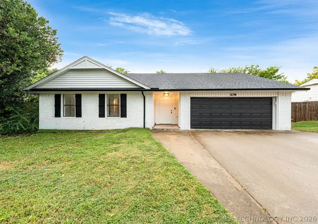Photo 1 of Single family home for sale at 309 Capitol St, Fort Gibson, OK 74434 | MLS# 2634792 | Listing updated on 2026-09-22