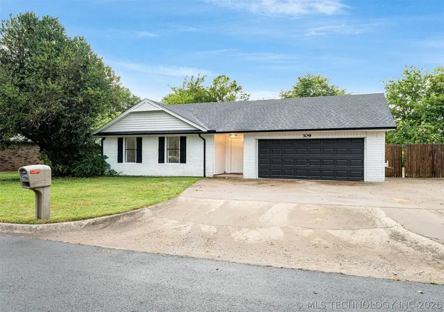 Photo 2 of Single family home for sale at 309 Capitol St, Fort Gibson, OK 74434 | MLS# 2634792 | Listing updated on 2026-09-22