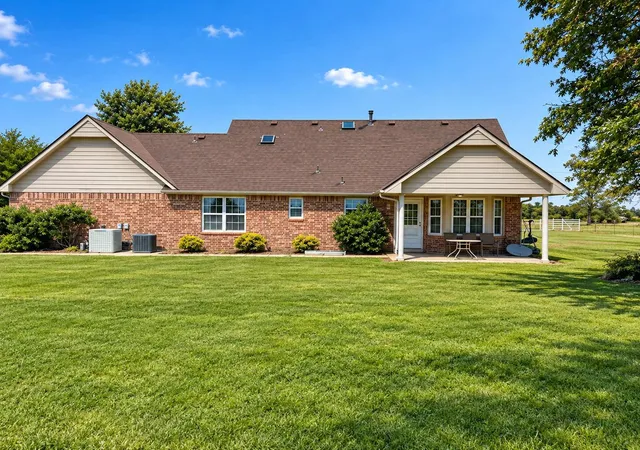 Photo 2 of Single family home for sale at 21800 E 450 Road, Pryor, OK 74361 | MLS# 2634682 | Listing updated on 2026-09-22