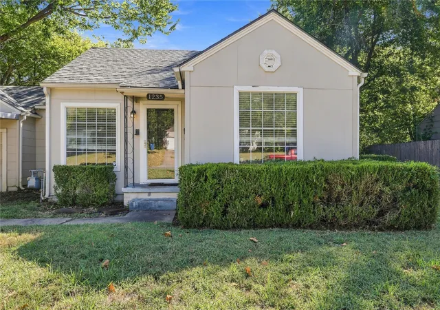 Photo 1 of Sale Pending at 1235 S Erie Ave, Tulsa, OK 74112 | MLS# 2634671 | Listing updated on 2026-09-25