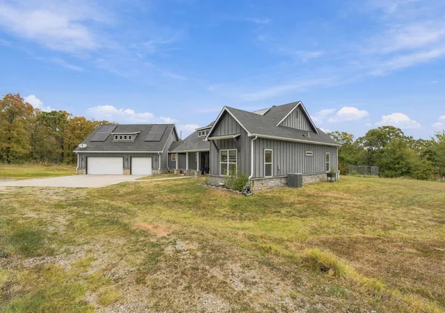 Photo 2 of Single family home for sale at 20831 S 142nd East Ave, Bixby, OK 74008 | MLS# 2634777 | Listing updated on 2026-09-23