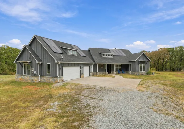 Photo 3 of Single family home for sale at 20831 S 142nd East Ave, Bixby, OK 74008 | MLS# 2634777 | Listing updated on 2026-09-23