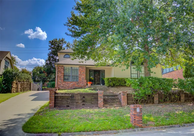 Photo 1 of Single family home for sale at 7422 E 65th Place, Tulsa, OK 74133 | MLS# 2634823 | Listing updated on 2026-09-23