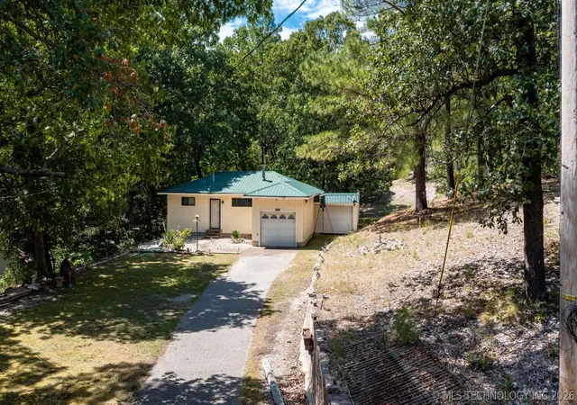 Photo 1 of Single family home for sale at 100 Skyline Dr, Afton, OK 74331 | MLS# 2634742 | Listing updated on 2026-09-29