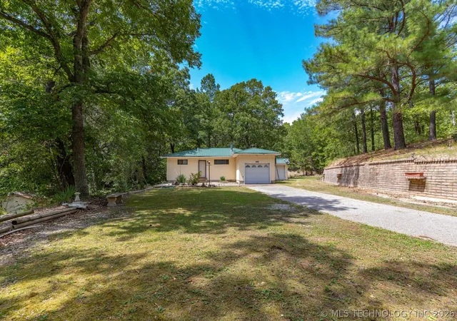 Photo 3 of Single family home for sale at 100 Skyline Dr, Afton, OK 74331 | MLS# 2634742 | Listing updated on 2026-09-29