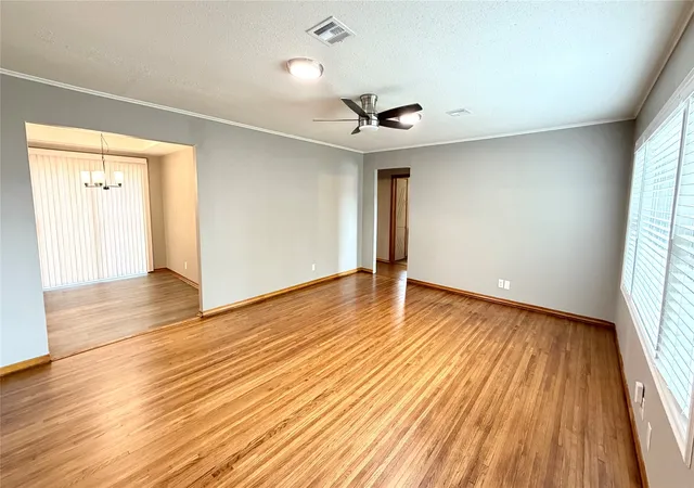 Photo 2 of Single family home for sale at 5007 S Quincy Ave, Tulsa, OK 74105 | MLS# 2634880 | Listing updated on 2026-10-08