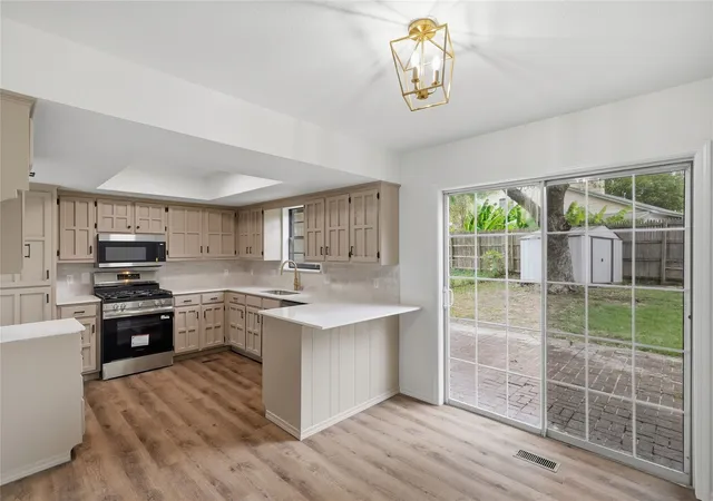 Photo 3 of Single family home for sale at 1409 N Juniper Ave, Broken Arrow, OK 74012 | MLS# 2634873 | Listing updated on 2026-10-05