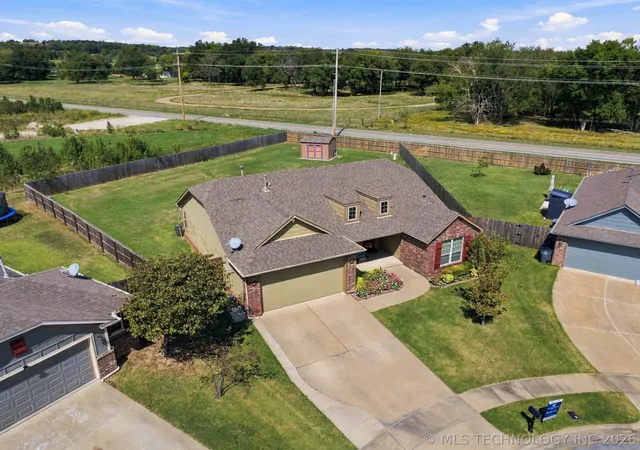 Photo 4 of Sale Pending at 4102 S 181 Eastavenue, Tulsa, OK 74134 | MLS# 2634145 | Listing updated on 2026-10-05