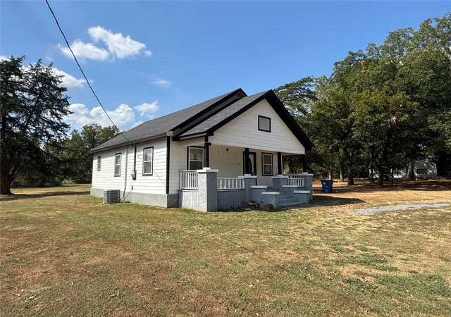 Photo 1 of Single family home for sale at 1128 Shawnee, Hartshorne, OK 74547 | MLS# 2634900 | Listing updated on 2026-09-23