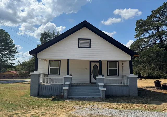 Photo 3 of Single family home for sale at 1128 Shawnee, Hartshorne, OK 74547 | MLS# 2634900 | Listing updated on 2026-09-23