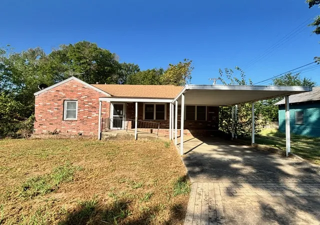 Photo 1 of Single family home for sale at 211 S Ohio Ave, Haskell, OK 74436 | MLS# 2634905 | Listing updated on 2026-09-23