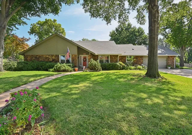 Photo 1 of Sale Pending at 8941 S Florence Pl, Tulsa, OK 74137 | MLS# 2634968 | Listing updated on 2026-09-30