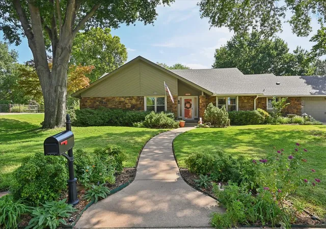 Photo 2 of Sale Pending at 8941 S Florence Pl, Tulsa, OK 74137 | MLS# 2634968 | Listing updated on 2026-09-30