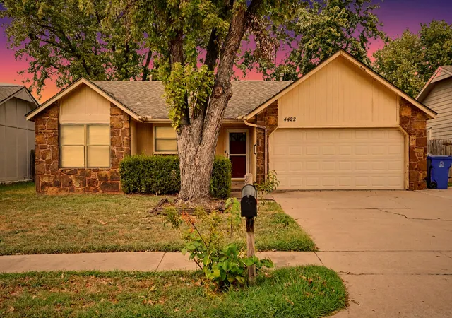 Single family home for sale at 4422 W Princeton Pl, Broken Arrow, OK 74012 | MLS# 2634380
