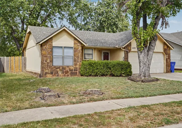 Photo 3 of Single family home for sale at 4422 W Princeton Pl, Broken Arrow, OK 74012 | MLS# 2634380 | Listing updated on 2026-10-05
