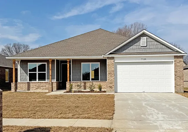 Photo 1 of Single family home for sale at 7008 S Lions Ave, Broken Arrow, OK 74011 | MLS# 2635039 | Listing updated on 2026-10-11