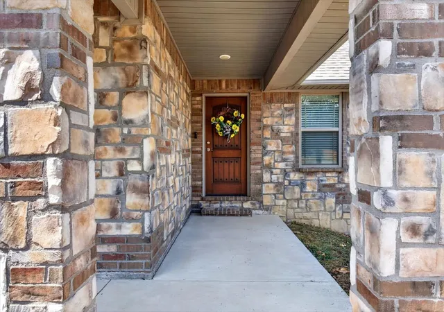 Photo 4 of Single family home for sale at 301 Eagle Crst, Poteau, OK 74953 | MLS# 2635012 | Listing updated on 2026-10-01