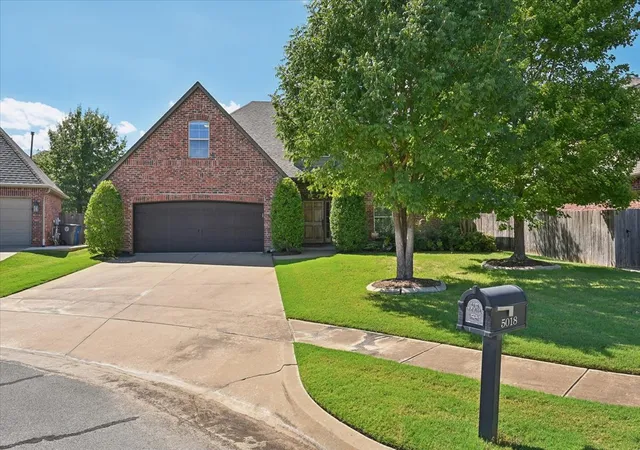 Photo 3 of Single family home for sale at 5018 S 164th Eastavenue, Tulsa, OK 74134 | MLS# 2634413 | Listing updated on 2026-09-24
