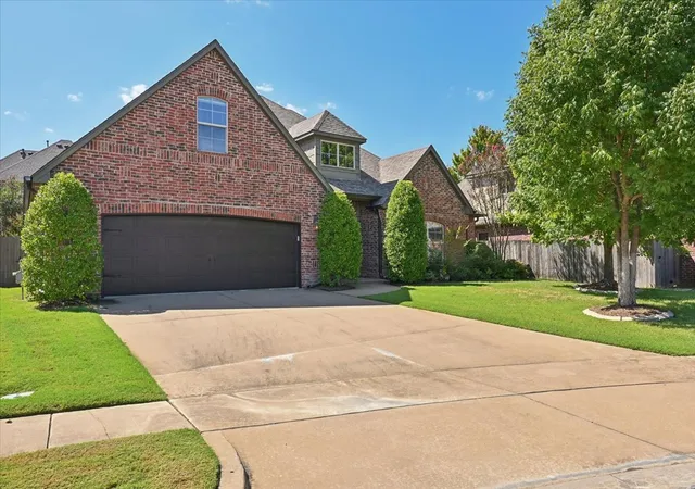 Photo 3 of Single family home for sale at 5018 S 164th Eastavenue, Tulsa, OK 74134 | MLS# 2634413 | Listing updated on 2026-09-24