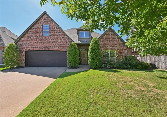 Photo 4 of Single family home for sale at 5018 S 164th Eastavenue, Tulsa, OK 74134 | MLS# 2634413 | Listing updated on 2026-09-24