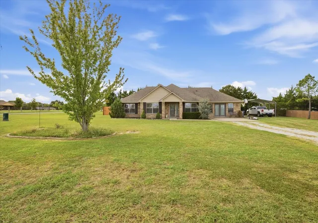 Photo 2 of Single family home for sale at 831 Cardinal, Ada, OK 74820 | MLS# 2634249 | Listing updated on 2026-10-09