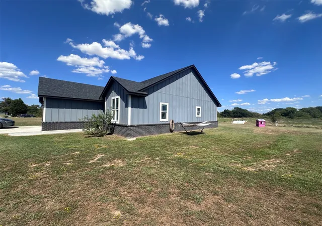 Photo 2 of Single family home for sale at 1808 Mallard Dr, Coalgate, OK 74538 | MLS# 2635117 | Listing updated on 2026-09-29