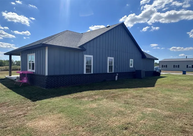 Photo 3 of Single family home for sale at 1808 Mallard Dr, Coalgate, OK 74538 | MLS# 2635117 | Listing updated on 2026-09-29
