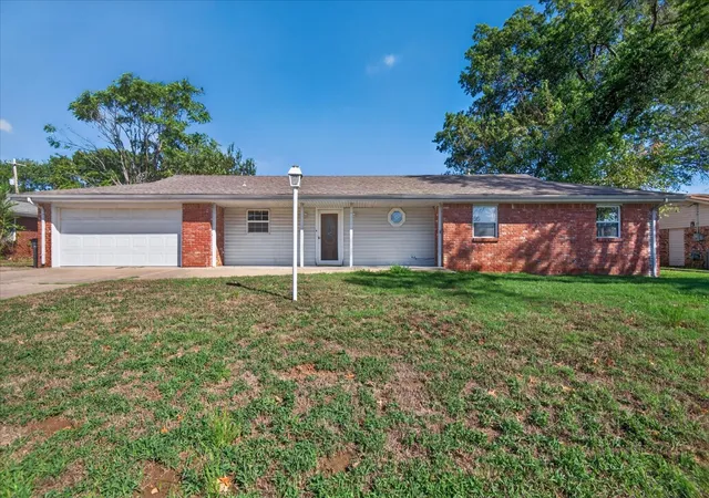 Photo 1 of Sale Pending at 3716 S Velma Dr, Bartlesville, OK 74006 | MLS# 2634875 | Listing updated on 2026-09-28